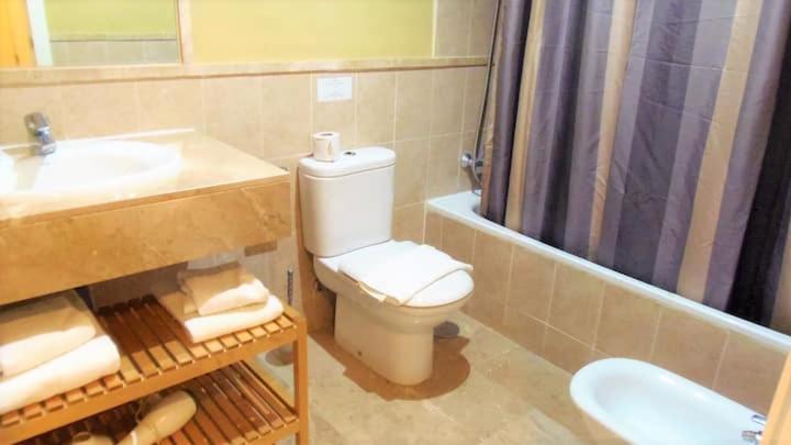 Apartamento Espacioso Muy Tranquilo Con Piscinas Y Jardines Cercano A La Playa Estepona Exterior foto